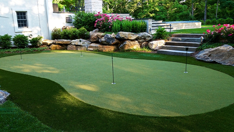 Putting Green Indoor – Checking Out Options in Your Budget